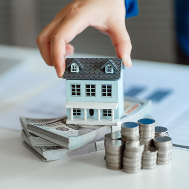 Builds Creditworthiness